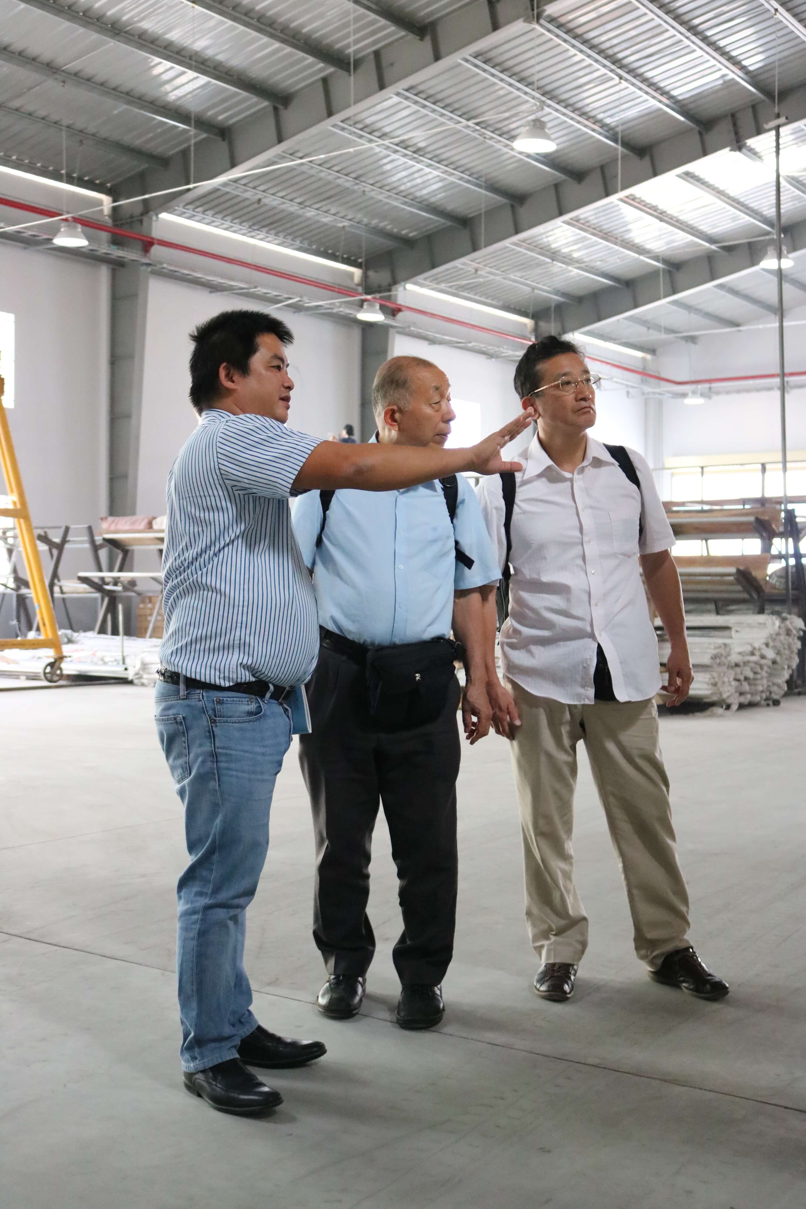 phái đoàn chuyên gia IMT và MPA thăm nhà máy sản xuất ống thép luồn dây điện CÁT VẠN LỢI